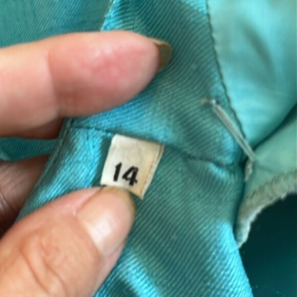 Vintage 60s Shimmery Turquoise Shift Short Sleeve Dress with shiny gold buttons - Picture 10 of 10